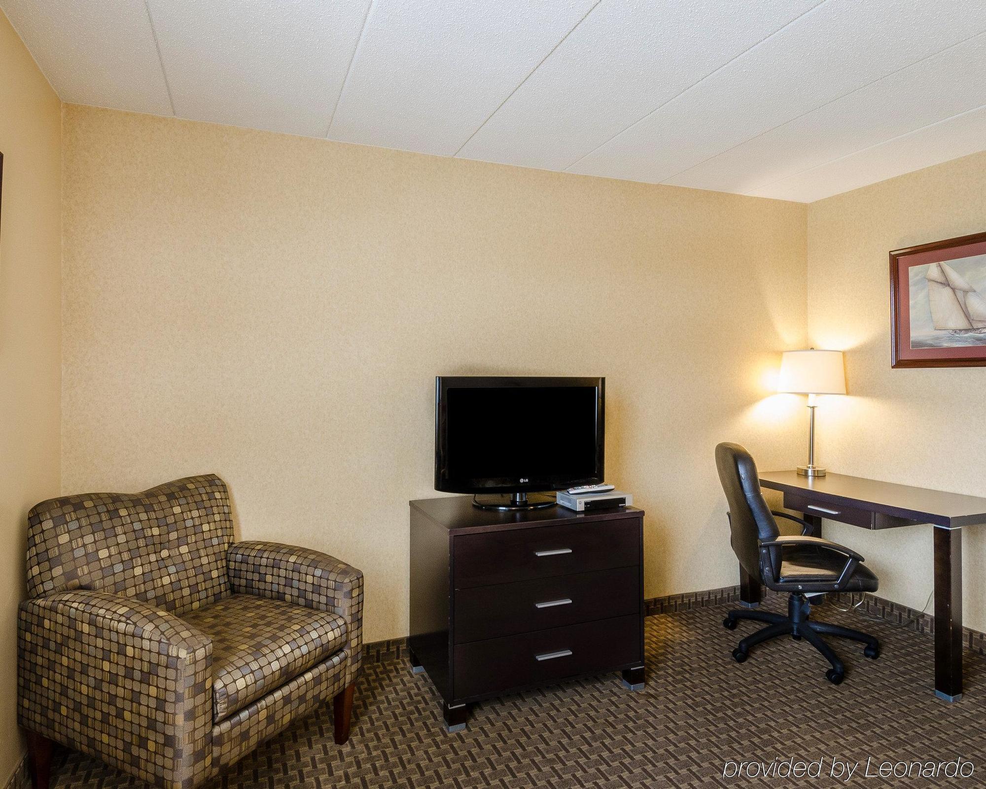 Holiday Inn Express - Fall River North Exteriér fotografie