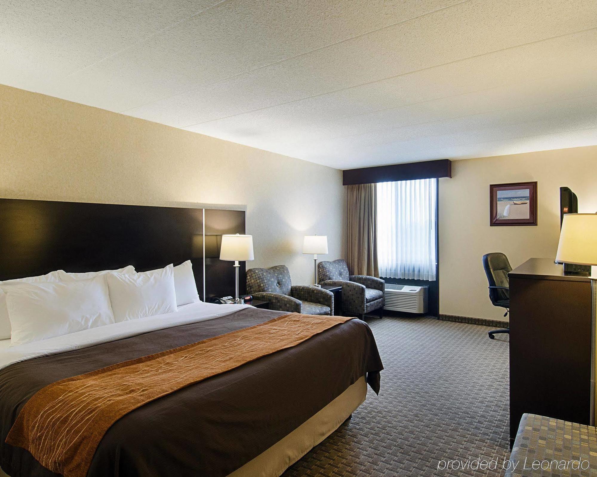Holiday Inn Express - Fall River North Exteriér fotografie