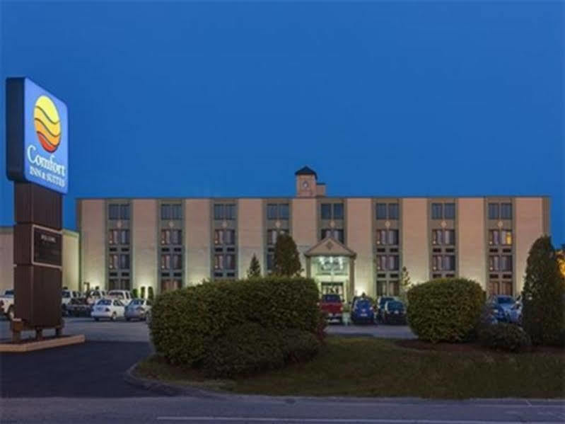 Holiday Inn Express - Fall River North Exteriér fotografie