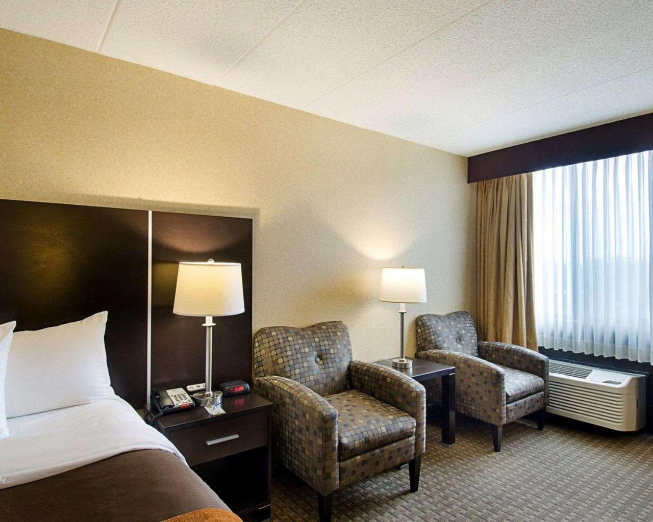 Holiday Inn Express - Fall River North Exteriér fotografie