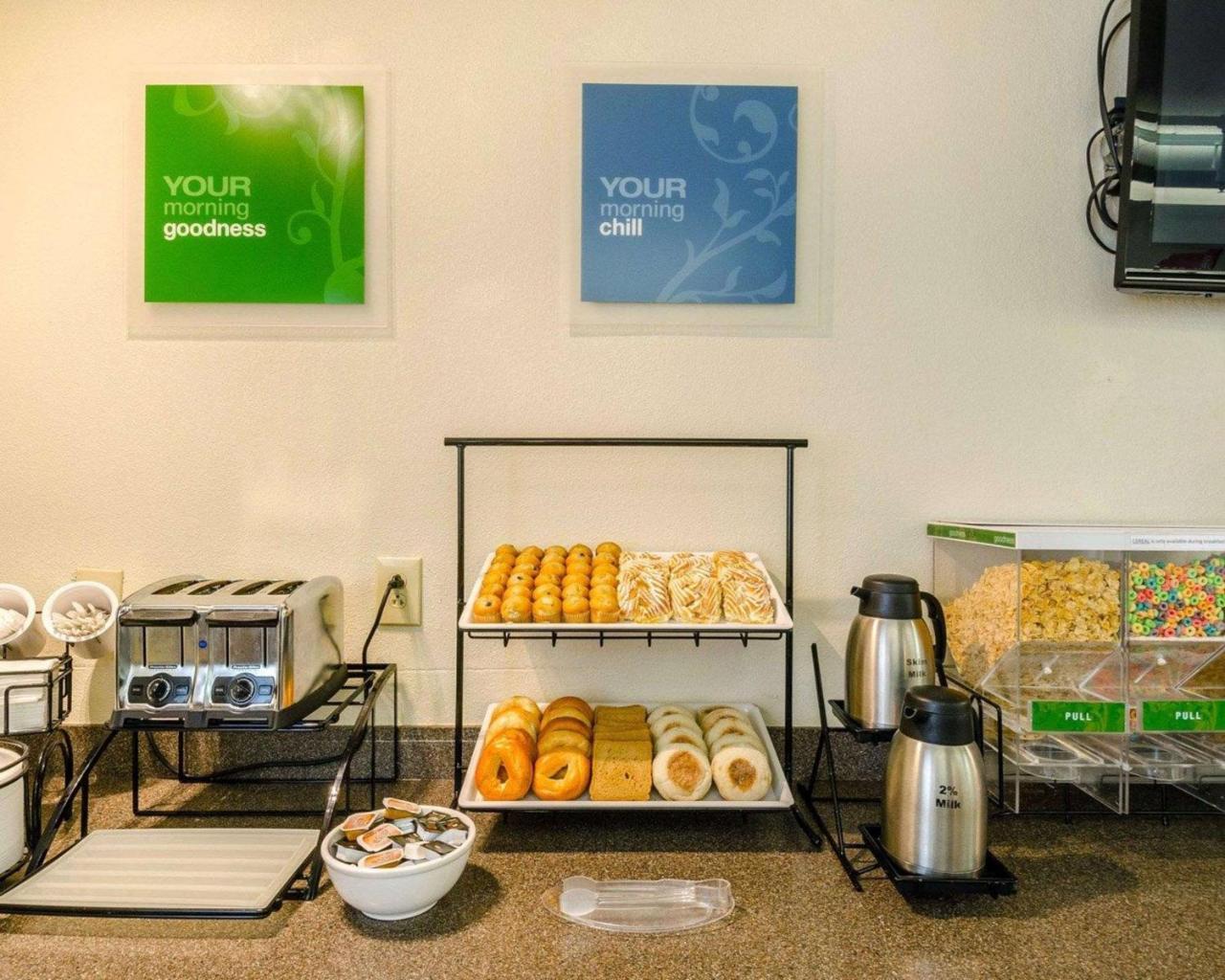 Holiday Inn Express - Fall River North Exteriér fotografie