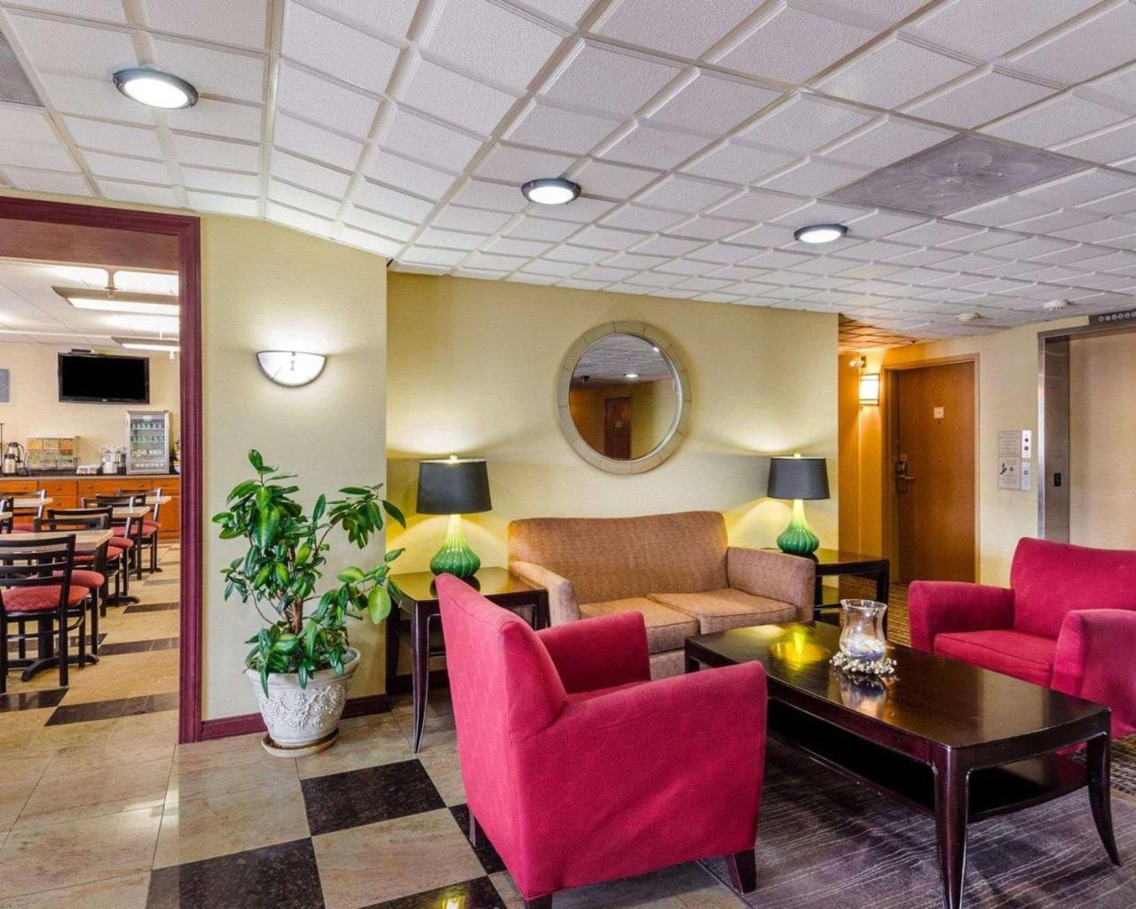 Holiday Inn Express - Fall River North Exteriér fotografie