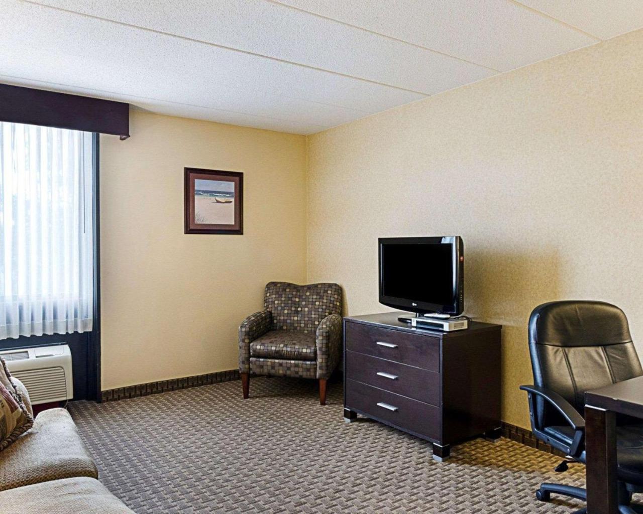 Holiday Inn Express - Fall River North Exteriér fotografie