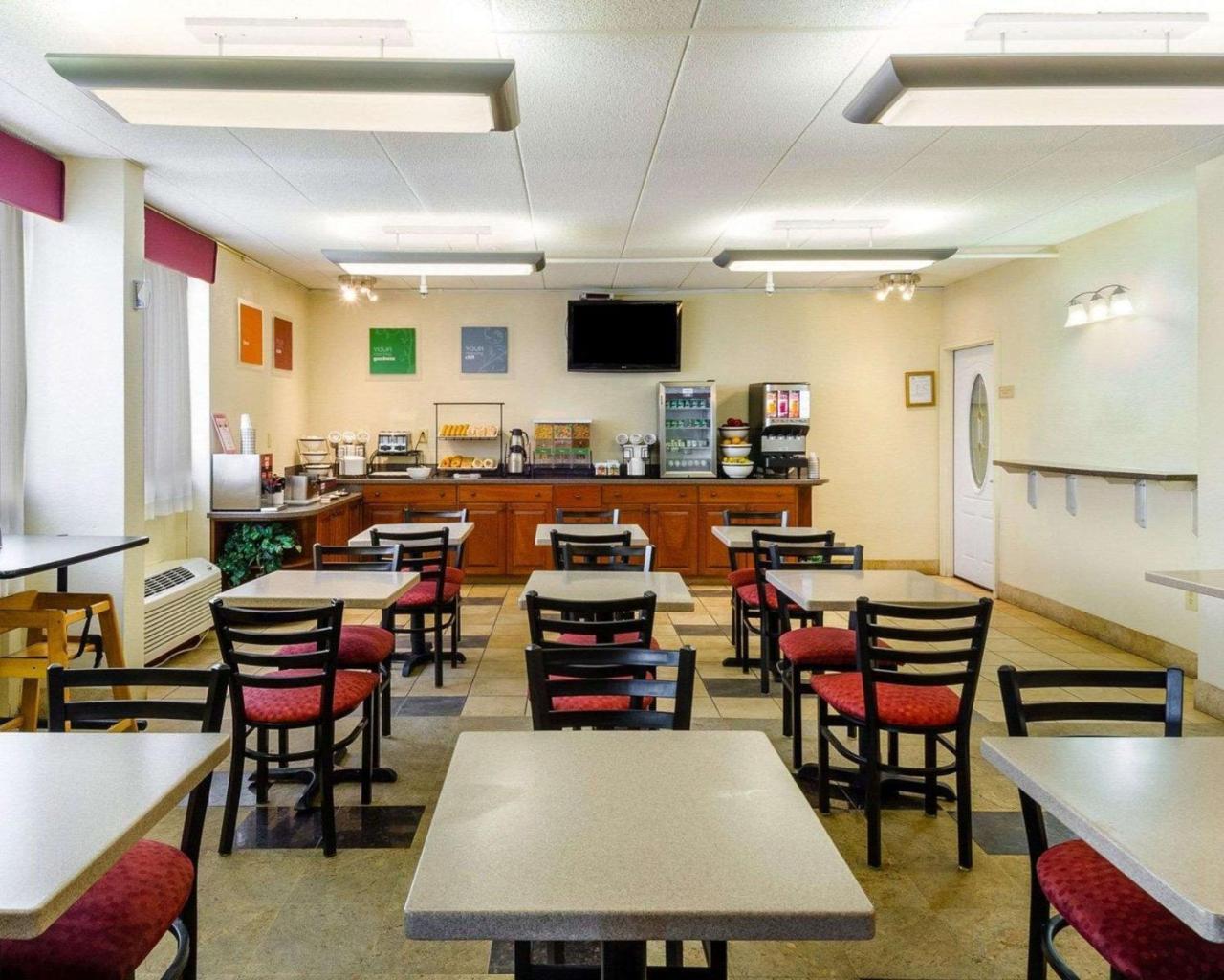 Holiday Inn Express - Fall River North Exteriér fotografie